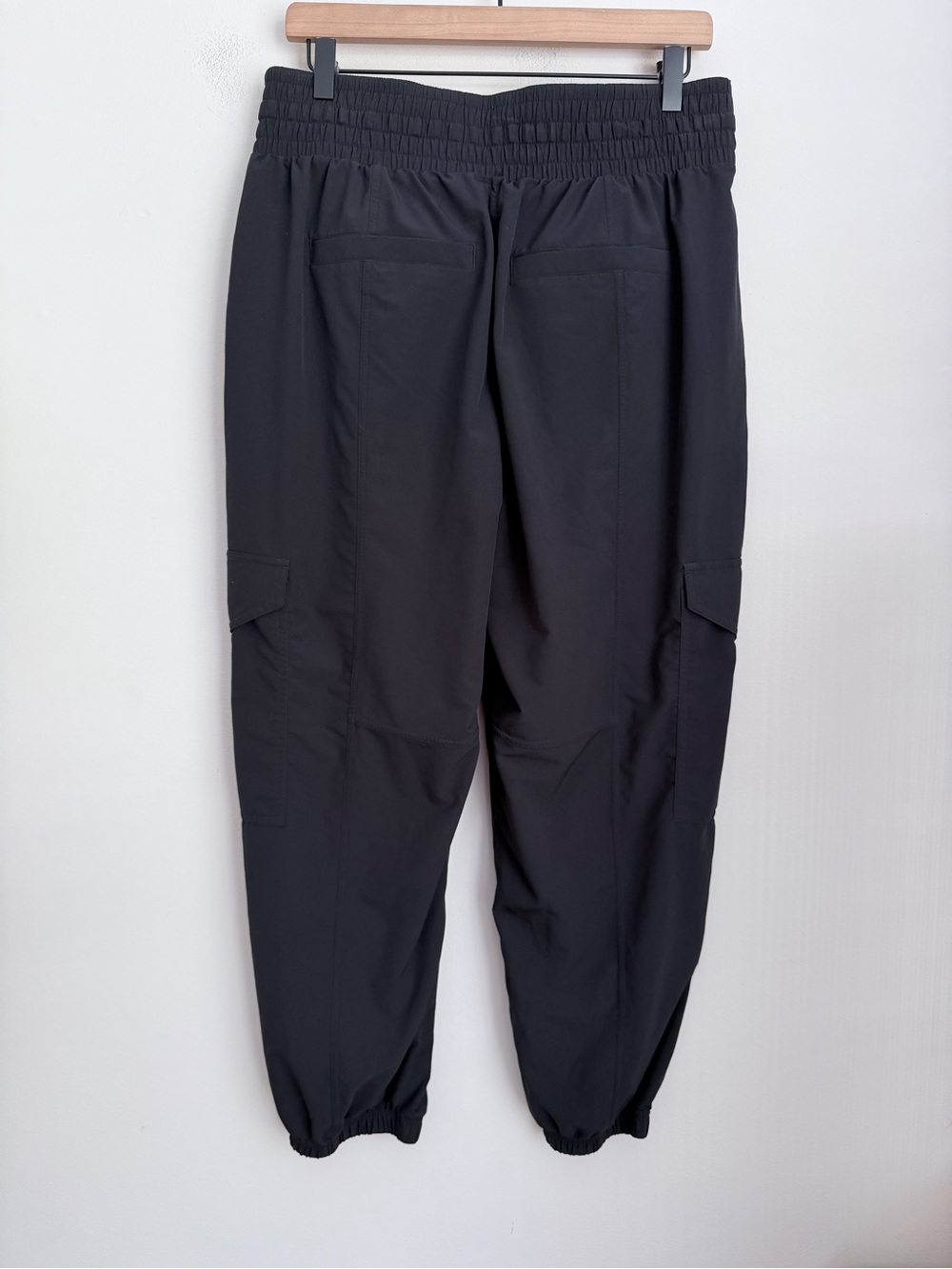 Spanx black Out of Office cargo pockets jogger pants L - Picture 2 of 6